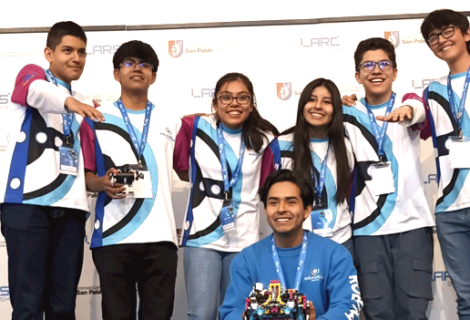 Primer lugar en la categoría SEK del XXIII IEEE Latin American Robotics Competition (LARC) / Première place à la XXIIIe compétition latino-américaine de robotique de l’IEEE (LARC)